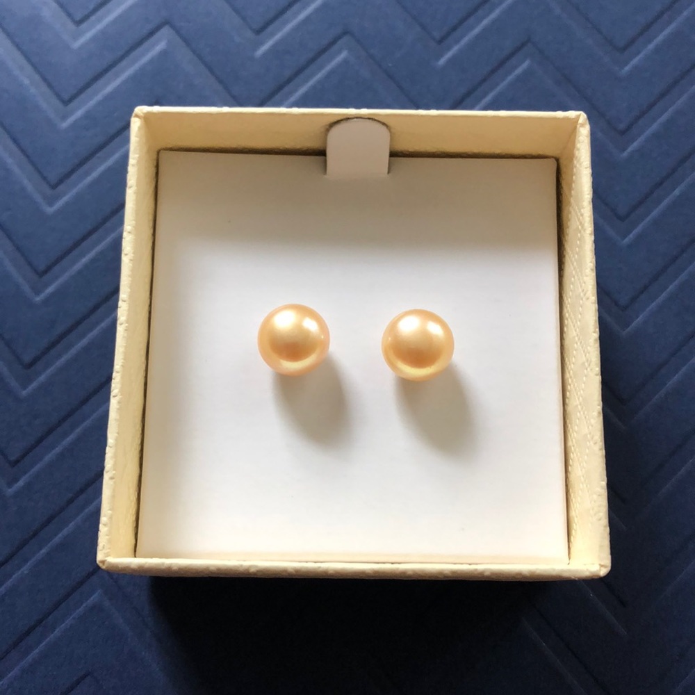Pearl earrings